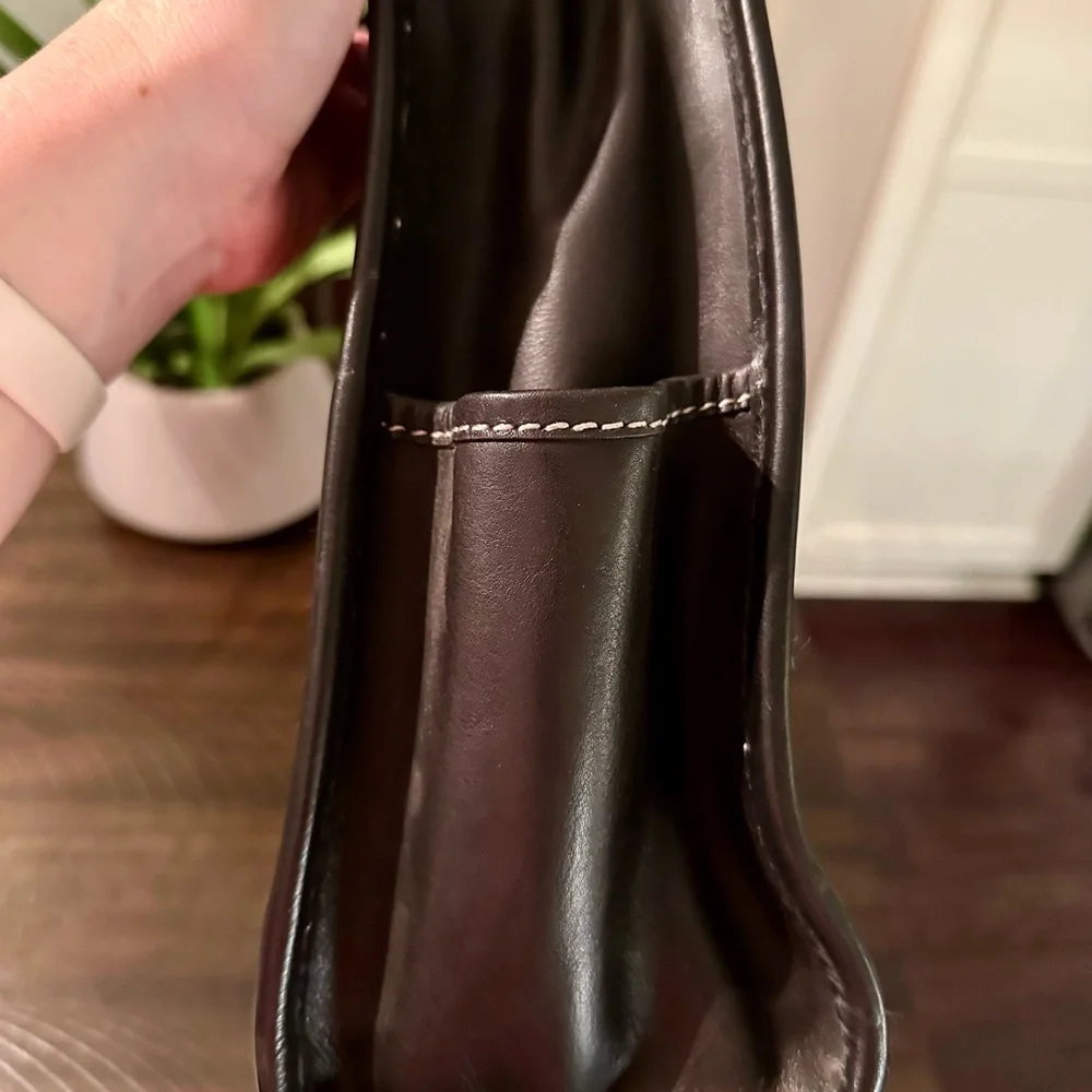 LIKE‎ NEW!! Michael Kors Black Aviator Tote - Picture 13 of 15